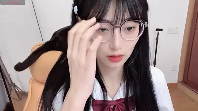 Snapshot of 4uoki chatting on September 21, 2025, 2:22 pm 4uoki online show from September 21, 2025, 2:22 pm