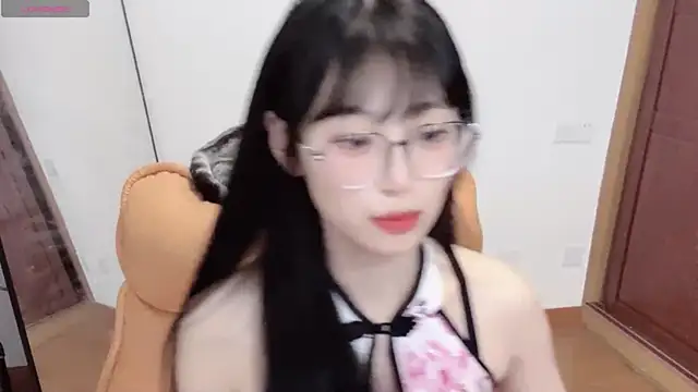 Snapshot of 4uoki chatting on October 11, 2025, 5:03 pm 4uoki online show from October 11, 2025, 5:03 pm