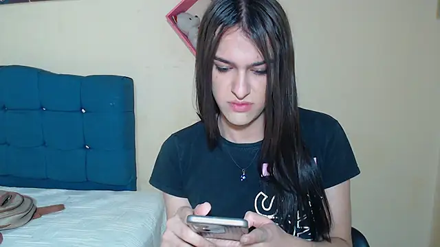 Snapshot of sweet1Girl chatting on December 14, 2025, 12:06 am sweet1Girl online show from December 14, 2025, 12:06 am