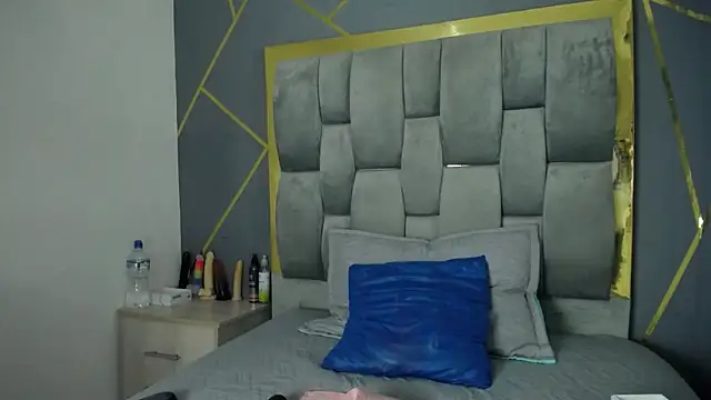 Snapshot of Veronny_P chatting on February 18, 2025, 1:44 pm Veronny P online show from February 18, 2025, 1:44 pm