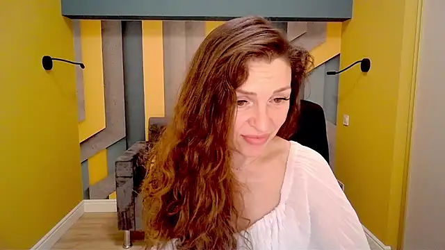 Snapshot of EllaLong chatting on February 21, 2025, 3:32 pm EllaLong online show from February 21, 2025, 3:32 pm