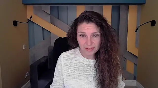 Snapshot of EllaLong chatting on September 27, 2025, 11:38 am EllaLong online show from September 27, 2025, 11:38 am