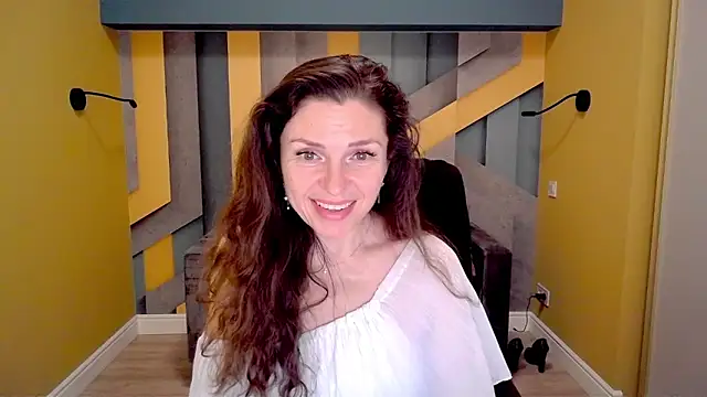 Snapshot of EllaLong chatting on February 19, 2025, 4:00 pm EllaLong online show from February 19, 2025, 4:00 pm