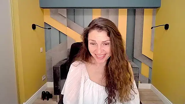 Snapshot of EllaLong chatting on February 15, 2025, 10:00 pm EllaLong online show from February 15, 2025, 10:00 pm