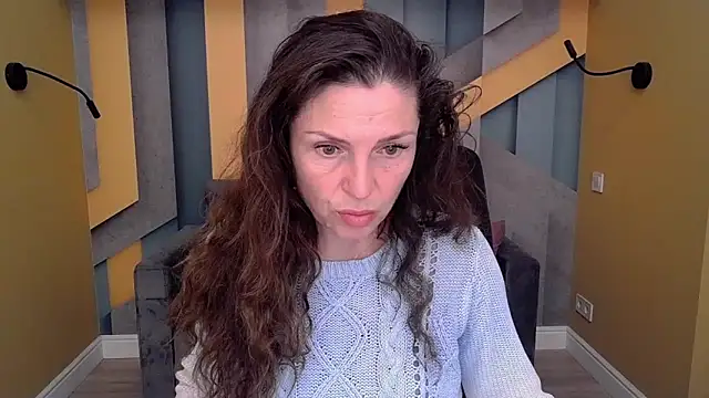 Snapshot of EllaLong chatting on October 29, 2025, 12:26 pm EllaLong online show from October 29, 2025, 12:26 pm