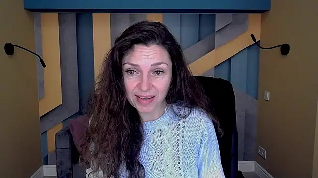 Snapshot of EllaLong chatting on October 17, 2025, 11:34 am EllaLong online show from October 17, 2025, 11:34 am