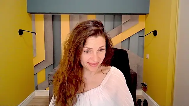 Snapshot of EllaLong chatting on February 22, 2025, 3:47 pm EllaLong online show from February 22, 2025, 3:47 pm