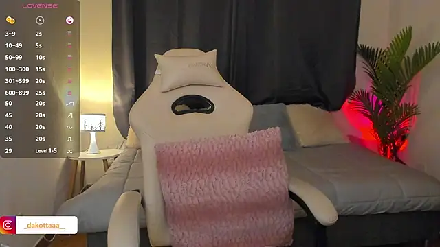 dakottaa  online show from April 2, 2026, 12:18 am