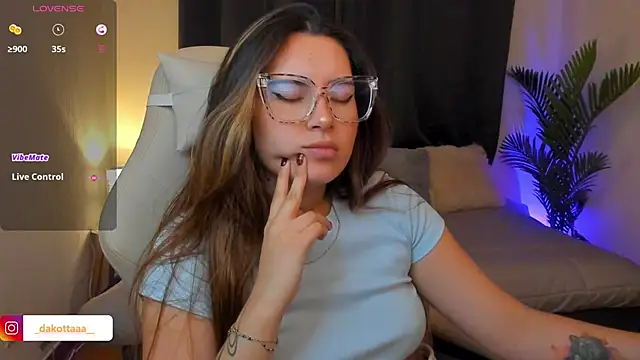 Snapshot of dakottaa_ chatting on February 3, 2026, 2:53 am dakottaa online show from February 3, 2026, 2:53 am