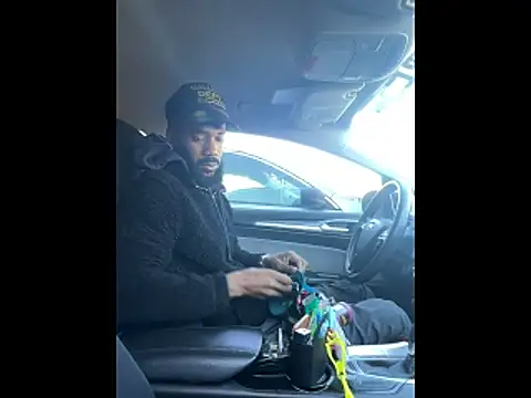 Snapshot of fulsome_change223 chatting on October 21, 2025, 5:23 pm fulsome change223 online show from October 21, 2025, 5:23 pm