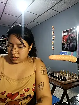 Snapshot of DanelyLopez chatting on April 29, 2026, 2:49 am DanelyLopez online show from April 29, 2026, 2:49 am