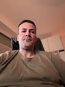 Adis1984Ger online show from March 3, 2026, 9:55 pm