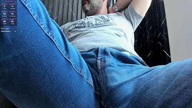 Snapshot of Maxi_TheBigDaddy chatting on July 28, 2026, 3:21 pm Maxi TheBigDaddy online show from July 28, 2026, 3:21 pm