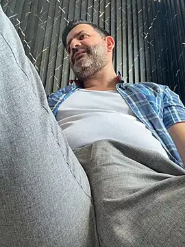 Snapshot of Maxi_TheBigDaddy chatting on July 1, 2026, 2:06 pm Maxi TheBigDaddy online show from July 1, 2026, 2:06 pm