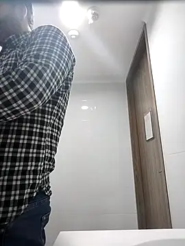 Snapshot of Maxi_TheBigDaddy chatting on February 6, 2026, 4:47 pm Maxi TheBigDaddy online show from February 6, 2026, 4:47 pm