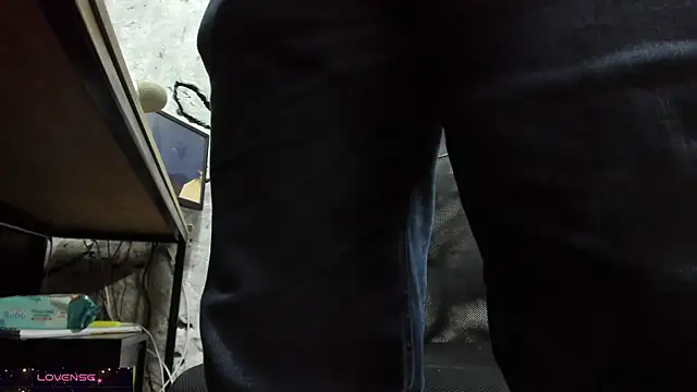 Snapshot of Maxi_TheBigDaddy chatting on December 19, 2025, 10:06 am Maxi TheBigDaddy online show from December 19, 2025, 10:06 am