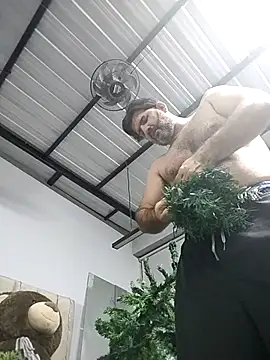 Snapshot of Maxi_TheBigDaddy chatting on January 11, 2026, 11:44 pm Maxi TheBigDaddy online show from January 11, 2026, 11:44 pm