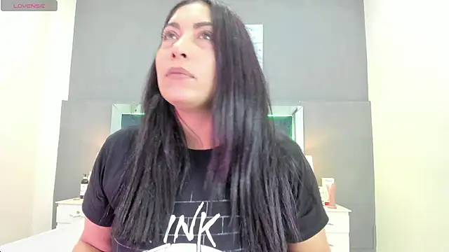 Snapshot of Lauralove_69 chatting on January 13, 2026, 10:57 pm Lauralove 69 online show from January 13, 2026, 10:57 pm