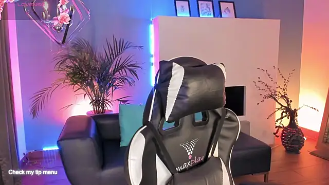 Megan inked online show from December 15, 2025, 3:34 am