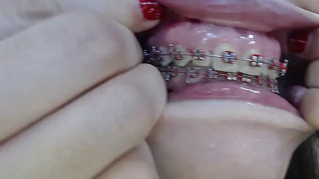 Snapshot of LilaSuni chatting on December 21, 2024, 5:39 pm LilaSuni online show from December 21, 2024, 5:39 pm