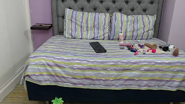 Snapshot of LilaSuni chatting on December 3, 2024, 3:06 pm LilaSuni online show from December 3, 2024, 3:06 pm