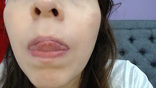 Snapshot of LilaSuni chatting on December 20, 2024, 5:29 pm LilaSuni online show from December 20, 2024, 5:29 pm