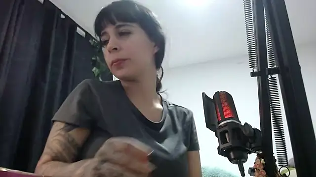 Snapshot of shy_katy_ chatting on April 7, 2026, 8:05 am shy katy online show from April 7, 2026, 8:05 am