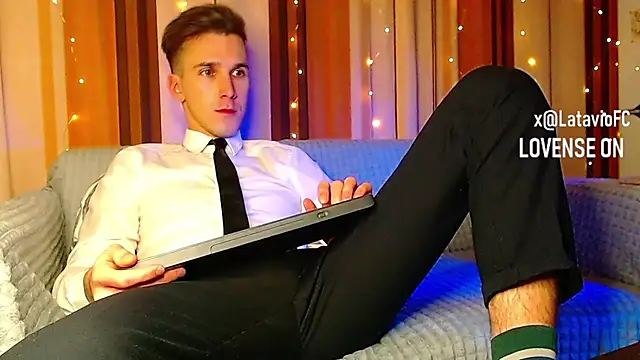 Midnighter  online show from December 16, 2025, 11:53 pm