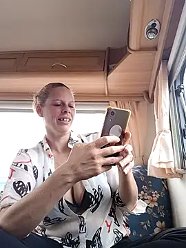 Snapshot of WildScorpio86 chatting on December 14, 2025, 8:42 am WildScorpio86 online show from December 14, 2025, 8:42 am