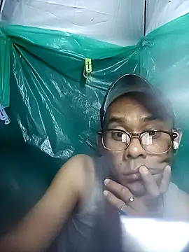 Snapshot of Unnaturalpresent chatting on March 23, 2026, 4:18 pm Unnaturalpresent online show from March 23, 2026, 4:18 pm