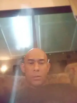 Snapshot of Unnaturalpresent chatting on March 24, 2026, 12:27 pm Unnaturalpresent online show from March 24, 2026, 12:27 pm