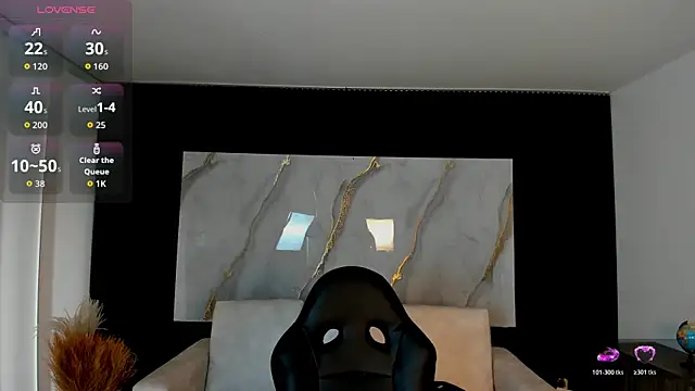 charlottewhitte online show from March 27, 2026, 12:50 pm