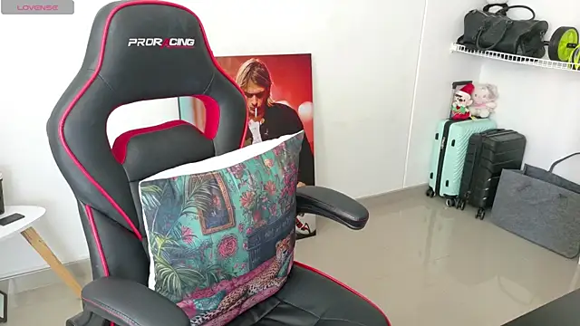 Snapshot of samantha_tattu chatting on December 1, 2025, 3:57 pm samantha tattu online show from December 1, 2025, 3:57 pm