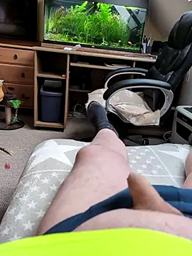 Mariomario0565 online show from October 24, 2025, 2:05 pm