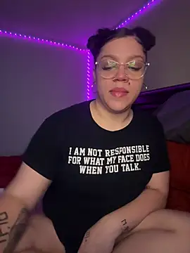 QueenNuttCollector online show from January 11, 2026, 12:45 pm