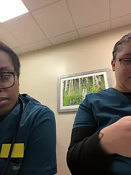 QueenNuttCollector online show from January 14, 2025, 10:55 pm