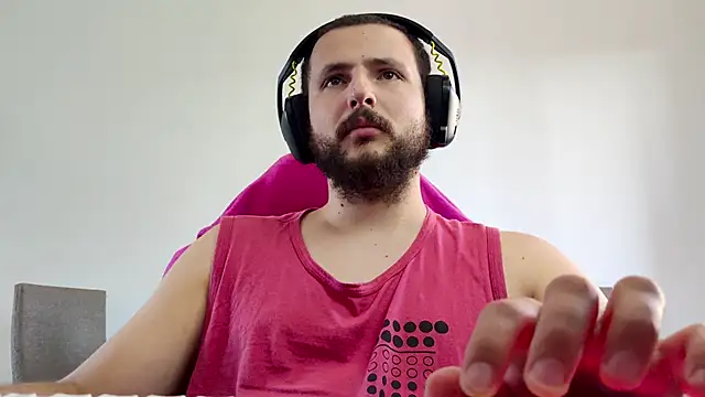 Snapshot of iurytx chatting on November 1, 2025, 6:13 pm iurytx online show from November 1, 2025, 6:13 pm