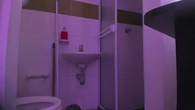 Snapshot of izaro22 chatting on November 27, 2025, 2:45 am izaro22 online show from November 27, 2025, 2:45 am