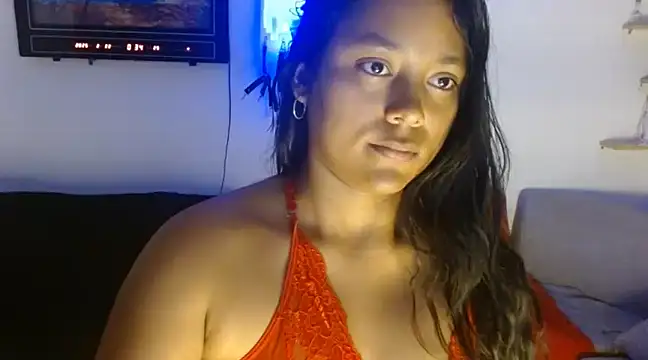 Chiara petterson online show from February 22, 2025, 5:34 am