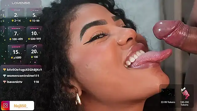 Snapshot of HOTBLACKANDWHITE2 chatting on December 14, 2025, 8:09 am HOTBLACKANDWHITE2 online show from December 14, 2025, 8:09 am