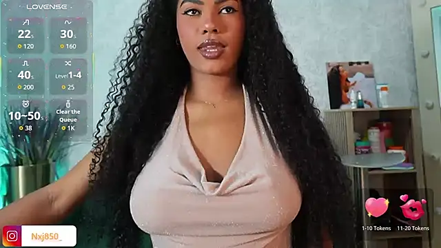 HOTBLACKANDWHITE2 online show from March 28, 2026, 4:13 am