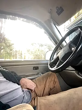 Snapshot of Themechanic420 chatting on October 21, 2025, 1:32 pm Themechanic420 online show from October 21, 2025, 1:32 pm