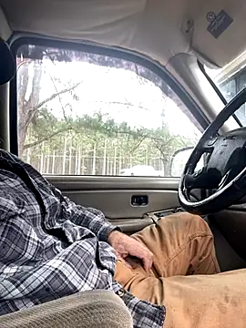 Snapshot of Themechanic420 chatting on December 17, 2025, 5:40 pm Themechanic420 online show from December 17, 2025, 5:40 pm