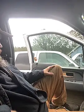 Snapshot of Themechanic420 chatting on February 26, 2026, 3:34 pm Themechanic420 online show from February 26, 2026, 3:34 pm