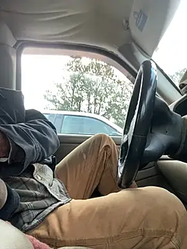 Snapshot of Themechanic420 chatting on February 27, 2025, 12:45 pm Themechanic420 online show from February 27, 2025, 12:45 pm