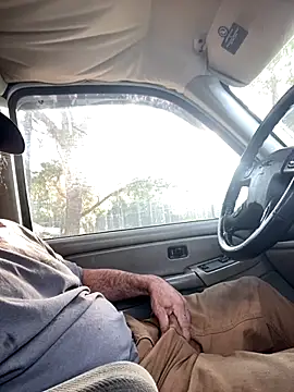 Snapshot of Themechanic420 chatting on November 20, 2025, 2:40 pm Themechanic420 online show from November 20, 2025, 2:40 pm