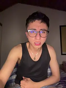 Snapshot of CamiRojas_boy chatting on May 13, 2026, 3:35 am CamiRojas boy online show from May 13, 2026, 3:35 am