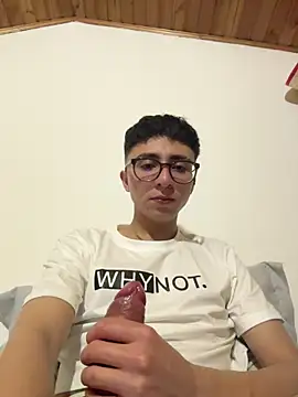 CamiRojas boy online show from January 16, 2026, 4:38 am