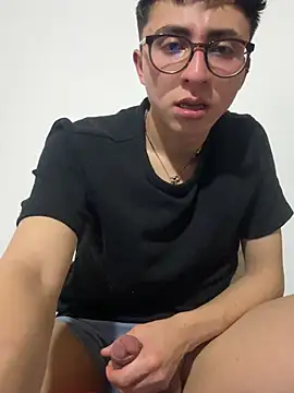 CamiRojas boy online show from March 13, 2026, 3:22 am