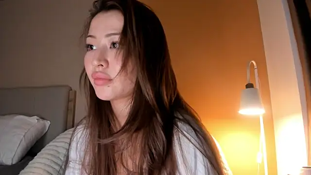 kawaii mia online show from November 19, 2025, 2:39 pm